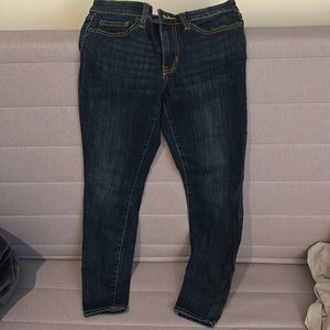 Hardly worn Gap legging/skinny jeans.  Great deal. Like new.